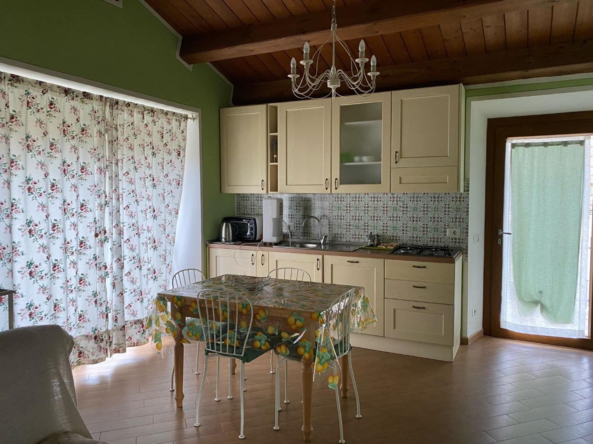 Agriturismo Vezzano 치우시 델라 베르나 외부 사진
